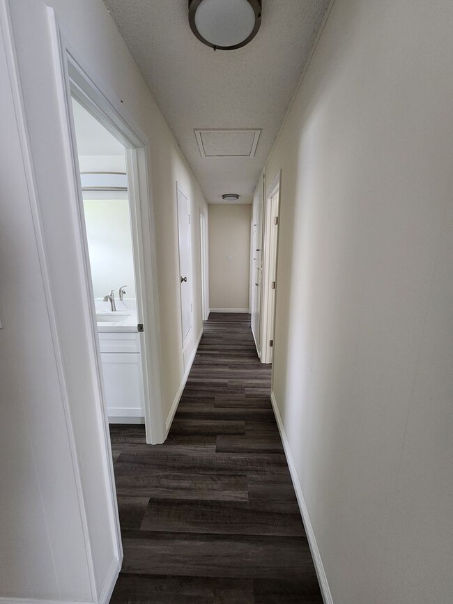 Building Photo - Newly Remodeled 3-Bedroom, 2-Bathroom Home...