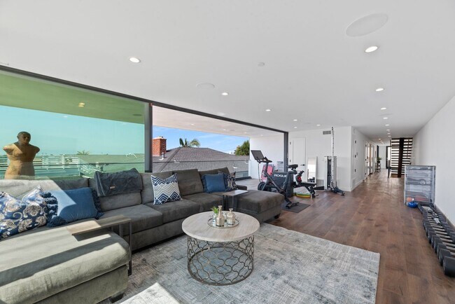 Building Photo - Recently Built, Fully Furnished, Custom Home w/ Amazing Indoor/Outdoor Living Space, Perched Abov...