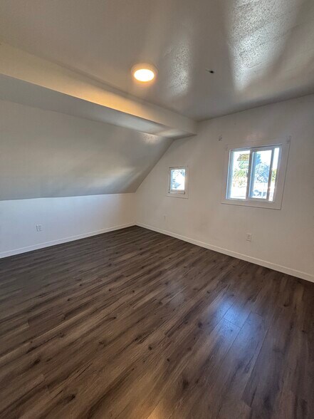 Building Photo - 4059 Brighton Ave