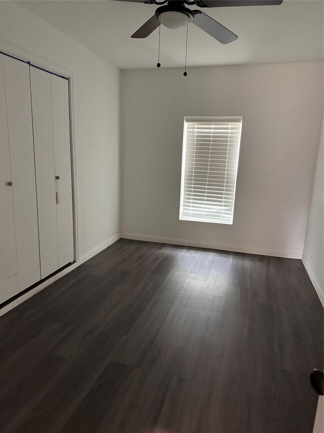 Building Photo - 26415 Hunters Hollow Dr