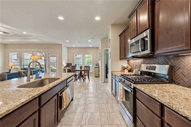 Building Photo - 6308 Southern Cross Dr