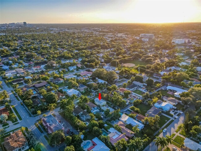 Building Photo - 1425 Madison St