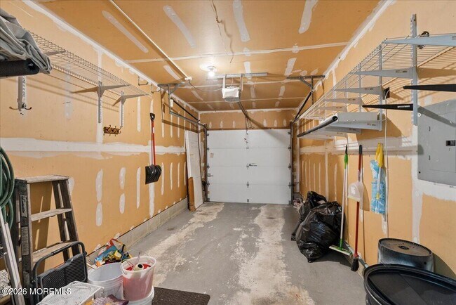 Building Photo - 83 Pagoda Ln