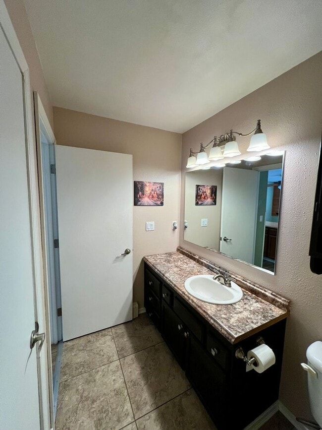 Building Photo - Home for rent in North Pole / 1-Car Garage...