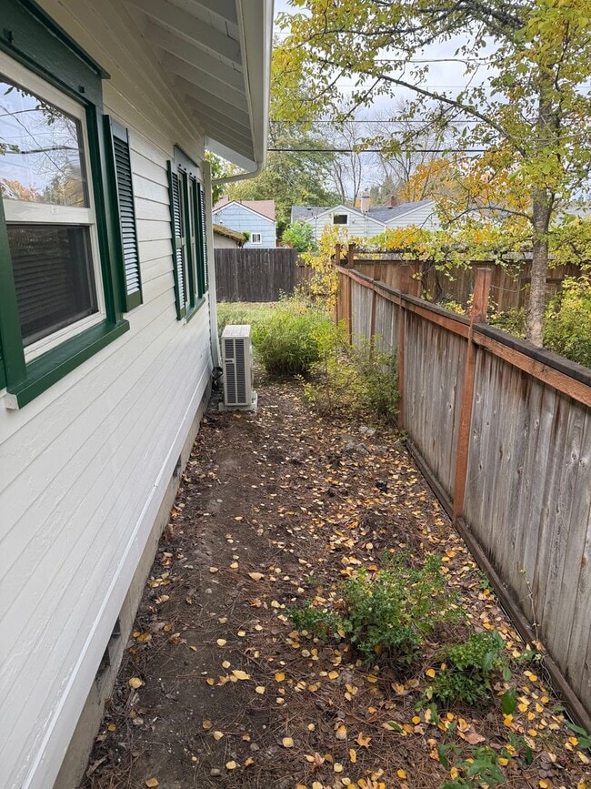 Building Photo - Charming 1BR/1BA House