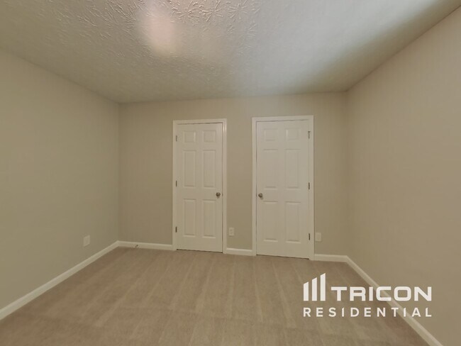 Building Photo - 5767 Union Pointe Dr