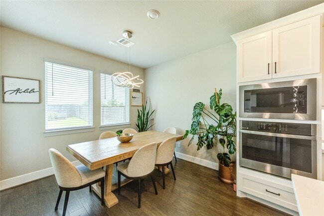 Building Photo - 4050 Shackleton Ct