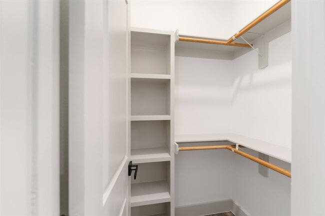 Building Photo - 113 Gans St