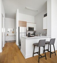 Building Photo - 1 bedroom in LONG ISLAND CITY NY 11101