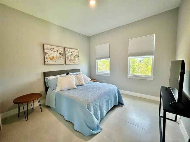 Building Photo - 15109 Aquarius Cir