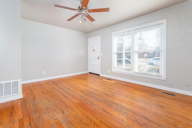 Building Photo - 2125 Andover Ct