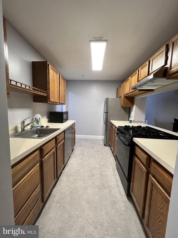 Building Photo - 1104 Waters Edge Dr