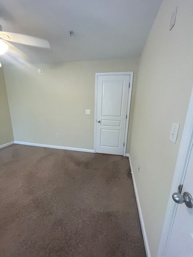 Building Photo - 15-1529 Gutleber