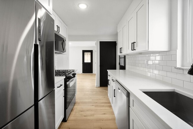 Building Photo - AVAILABLE NOW! Start the New Year in a new home with this STUNNING 2-bedroom in Avalon, ready for...