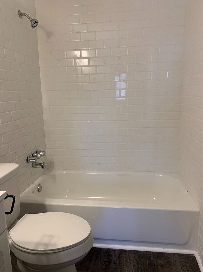 Building Photo - Stunning 3 Bedroom Home for Rent! SECTION ...