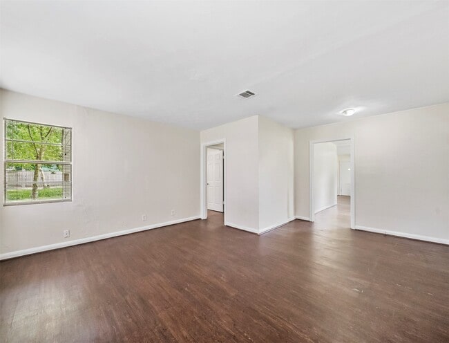 Building Photo - 1413 3rd Ave N