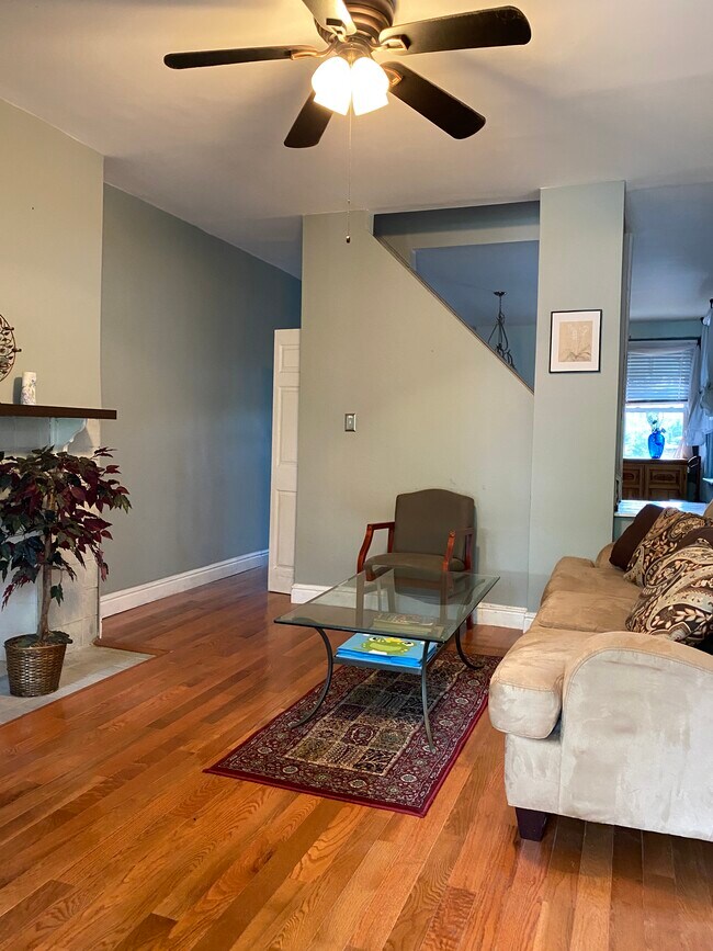 Building Photo - 2318 Eldridge St