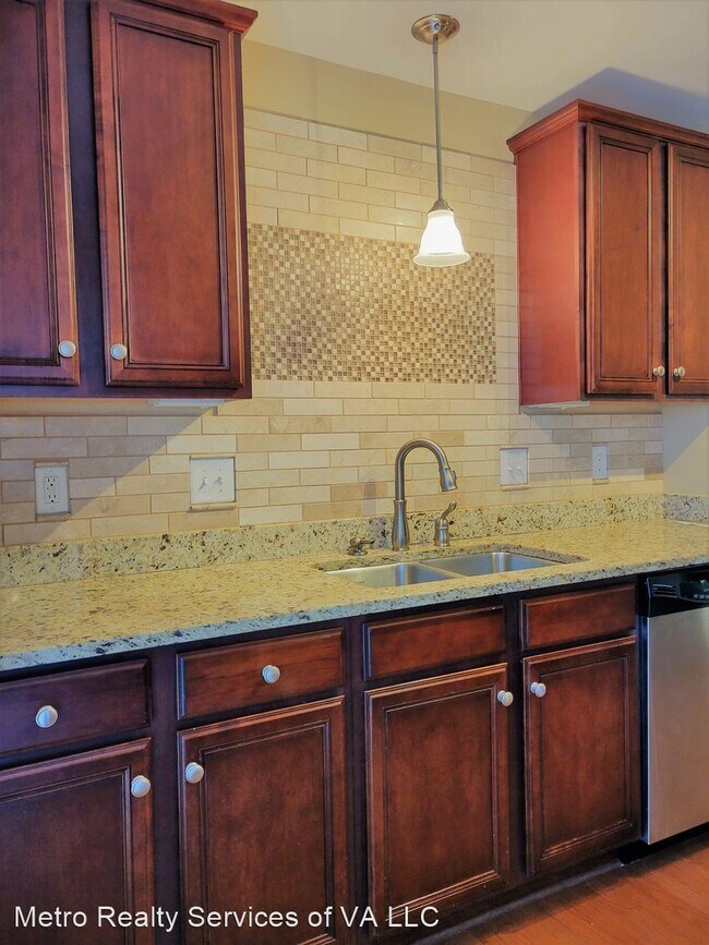 Building Photo - 3 br, 2.5 bath House - 13624 Baycraft Terrace