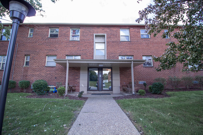 Primary Photo - 110 Cloverleaf Tower Apartments