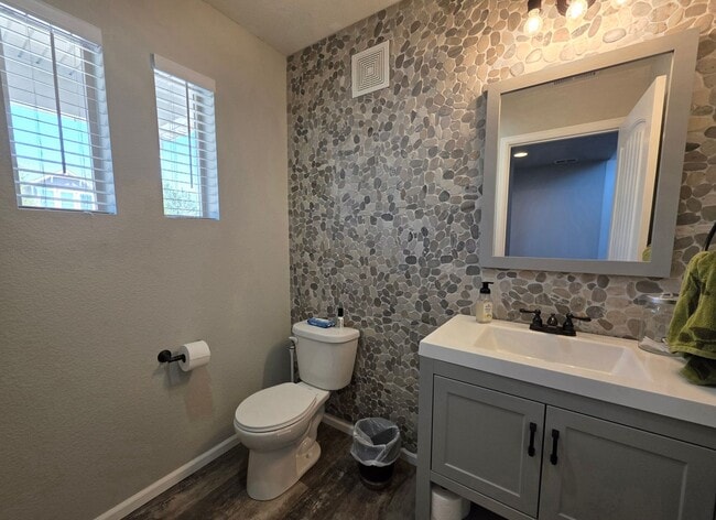 Building Photo - Gorgeous 4 Bed 4 bath Home In Banning Lewis Ranch!!