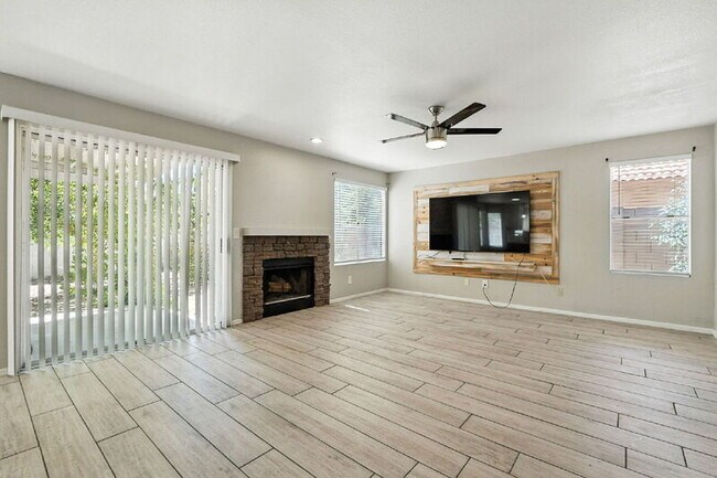 Building Photo - 4105 E Frye Rd