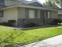 Building Photo - 660 W Hemlock St