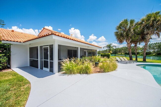 Building Photo - 12432 Lake Denise Blvd