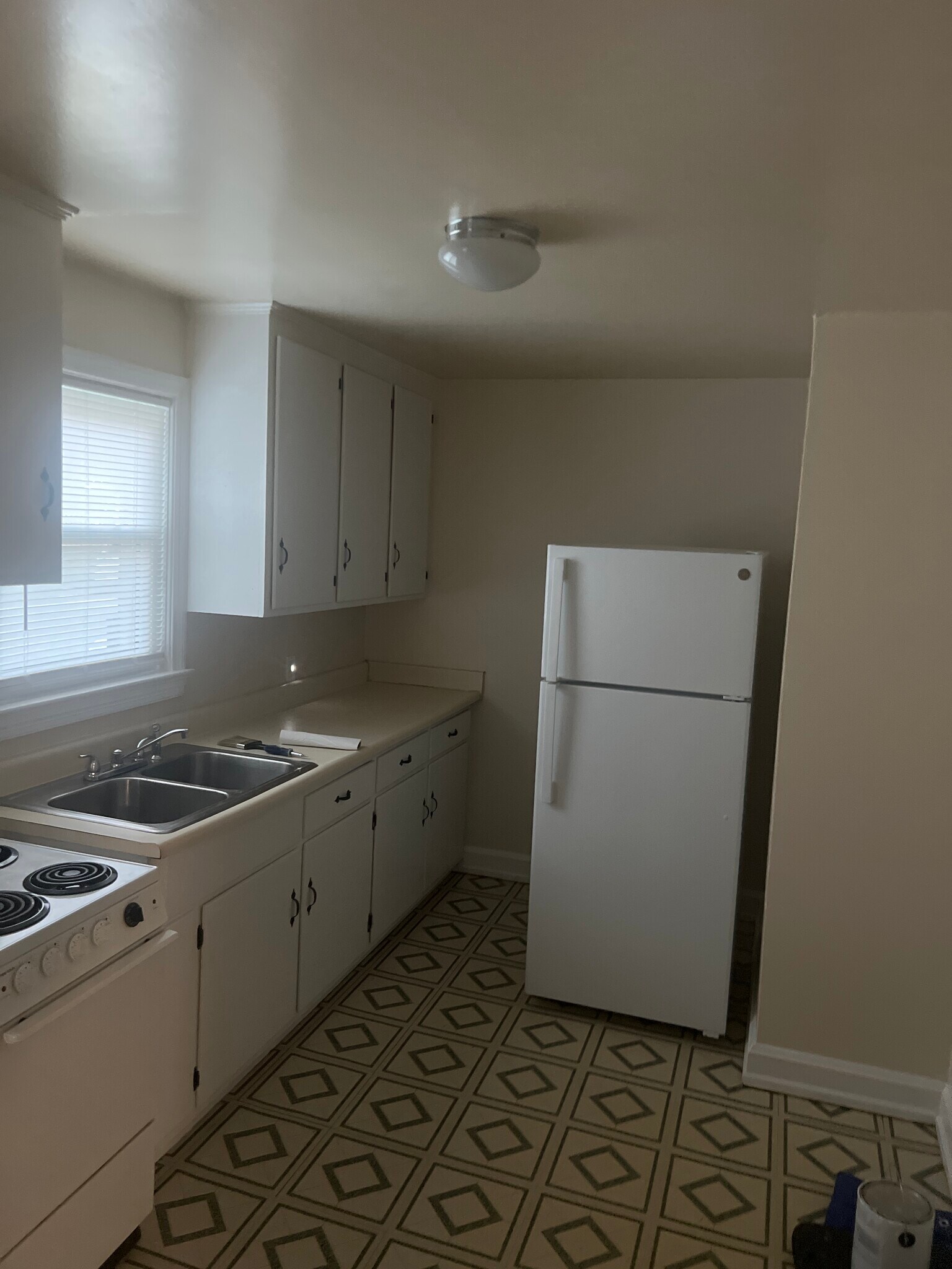 Kitchen - 432 Benson St