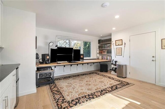 Building Photo - 623 Ansley St