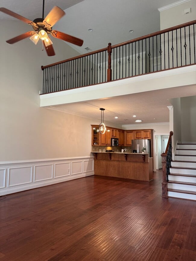Building Photo - GORGEOUS EXECUTIVE TOWNHOME IN GATED COMMU...