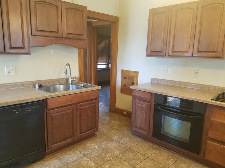 Building Photo - 3451 N Booth St