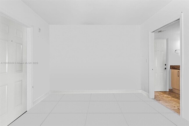 Building Photo - 6362 Collins Ave
