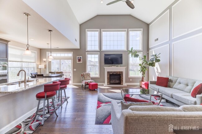 Building Photo - 6 Michelangelo Dr