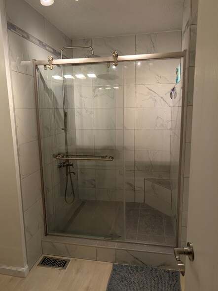 Building Photo - 5900 Deer Run Dr