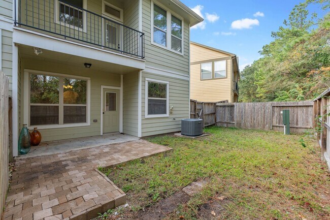 Building Photo - 174 Cheswood Forest Dr