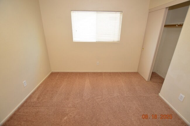 Building Photo - 1259 S Sweet Orange St