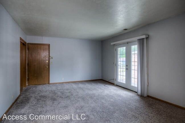 Building Photo - 2520-2528 S 60th St