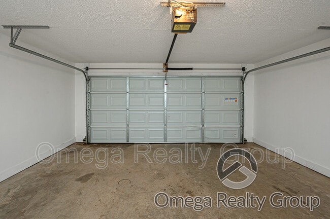 Building Photo - 5561 Heatherbrae Ln