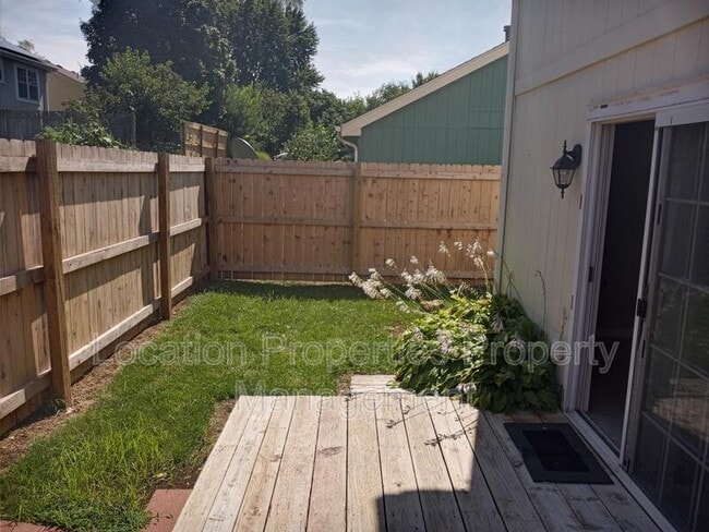 Building Photo - 906 Christie Ct
