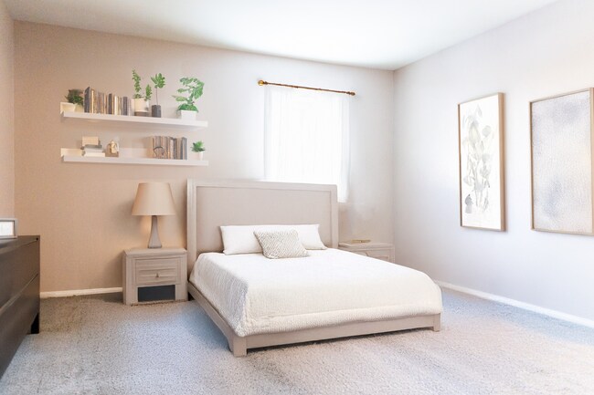 Building Photo - Beautifully Updated 2-Bedroom in Grove Park—Transit Access