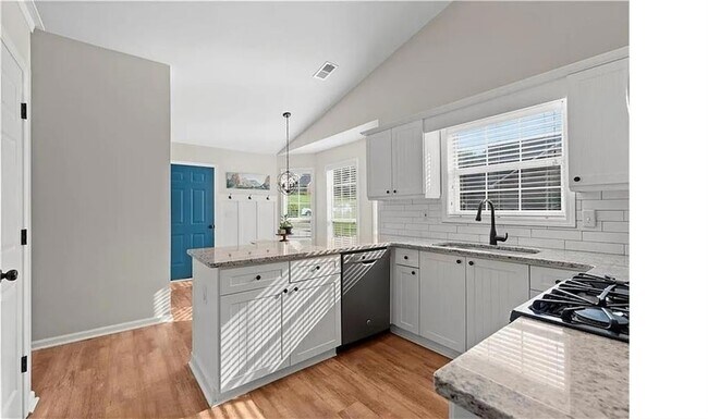 Building Photo - 5440 Windcrest Ln