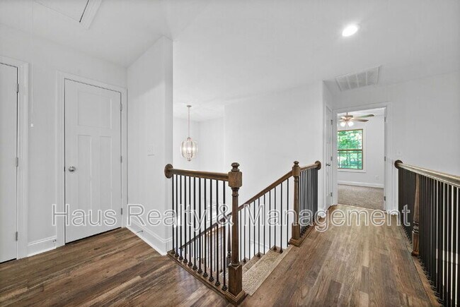 Building Photo - 6466 Hwy 48 N