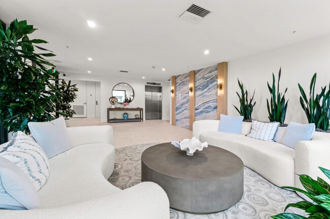 Building Photo - 5460 N Ocean Dr