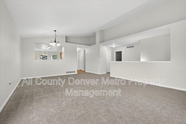 Building Photo - 5241 Helena St