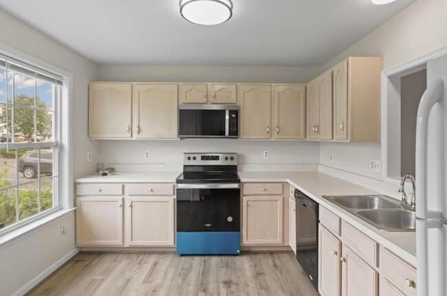 Building Photo - 109 Donelson Loop