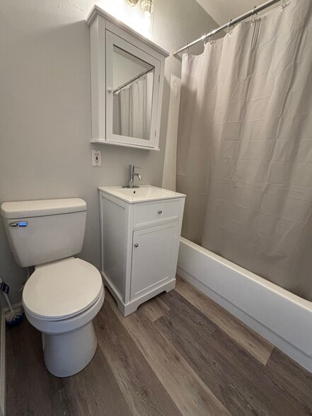 bathroom - 42 Parker Rd