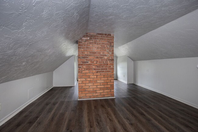 Building Photo - 3333 Desota Ave