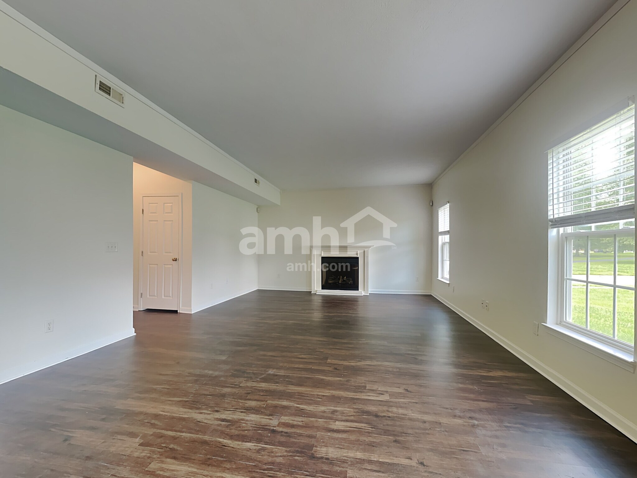 Building Photo - 4 Woodsong Ct