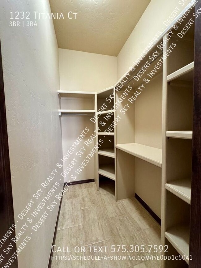 Building Photo - 1232 Titania Ct