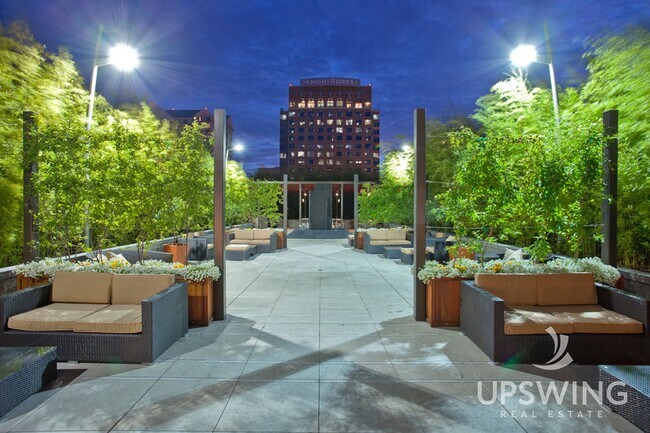 Building Photo - Gorgeous 2 Bedroom/2 Bathroom Condo for Rent at The 88